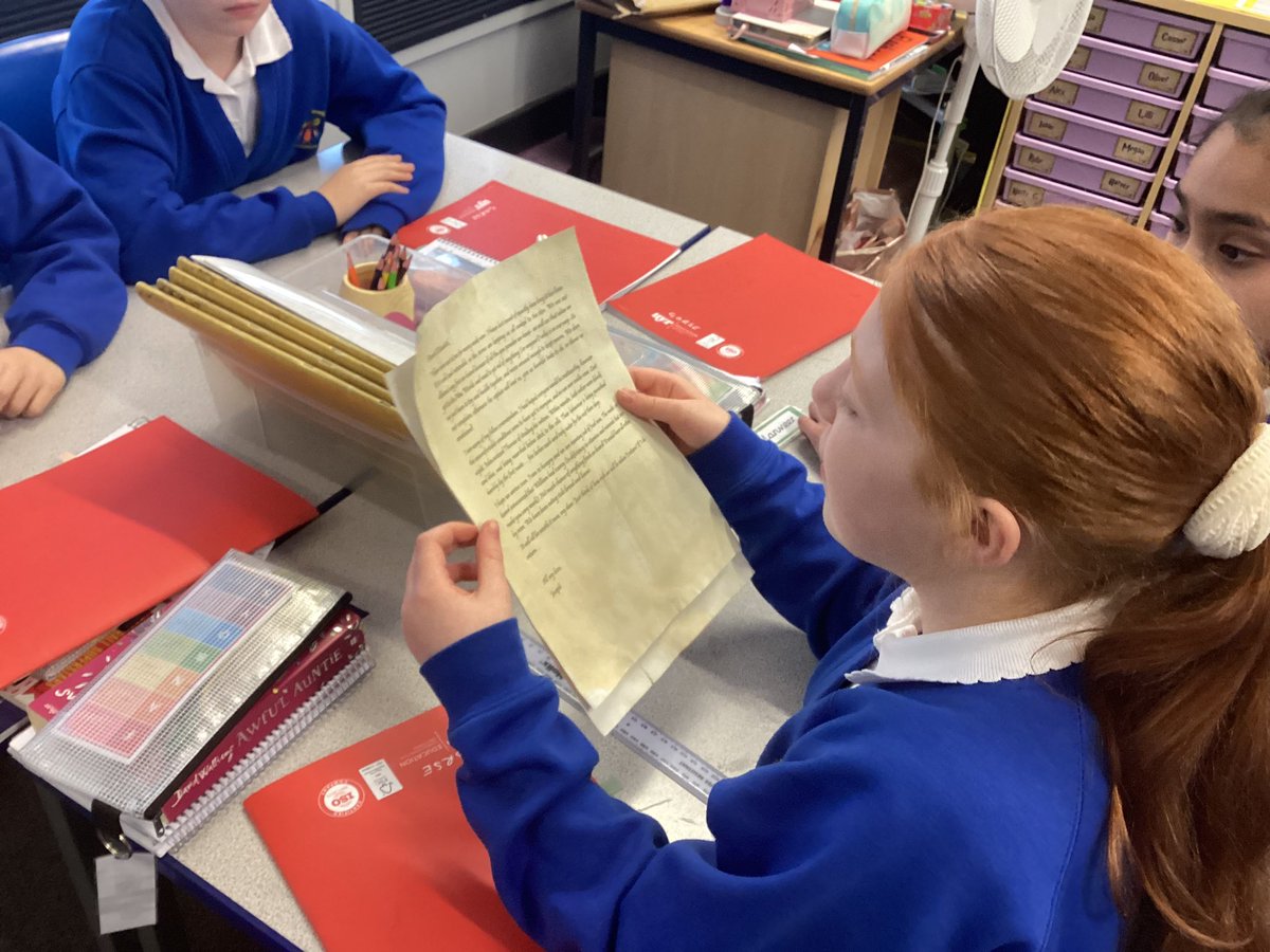 MNA_Year6's tweet photo. Our new Creative Curriculum theme has started with the arrival of a mysterious suitcase full of interesting artefacts! Can you work out what we are going to be studying this term? @morley_newlands https://t.co/WZdAhBV2pa