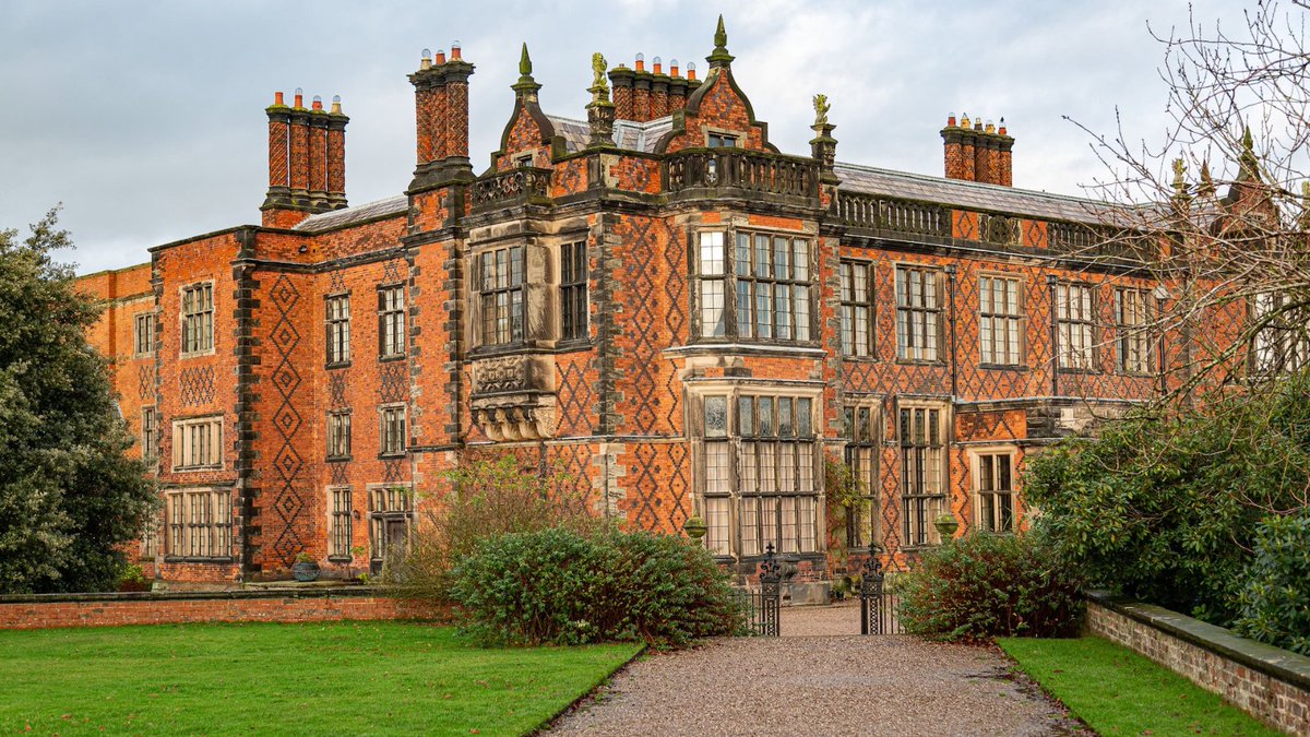 W4G_Security's tweet image. Keep your commercial property safe with our vacant property protection solutions. We&apos;re here to deter trespassers and protect your vacant premises 🏚️

Read more here:
w4g-security.com/security-servi…

#VacantProperty