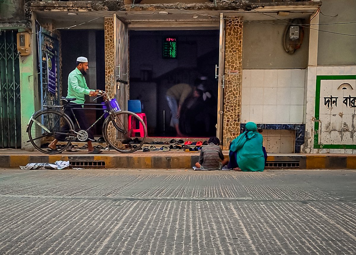 Hamid__Hossen's tweet photo. Hope...!

#streetphotography #photostory #CxBDiary #streetstorytelling https://t.co/XsWHgW0ngx