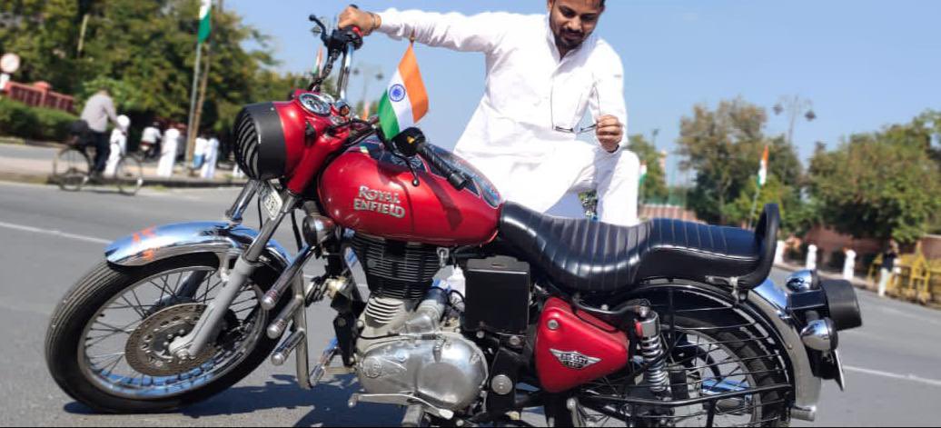VIKAS_DAYAMA's tweet photo. आवश्यक सूचना- 
मेरी बुलेट रॉयल एनफील्ड RJ-14 HR-2239 कल रात  लाल कोठी (jyoti nagar thana) जयपुर से चोरी हो गई है।। जिसको भी सूचना मिले कृपया सूचित करे।। उचित इनाम दिया जाएगा।। https://t.co/KWE8TSqsUj