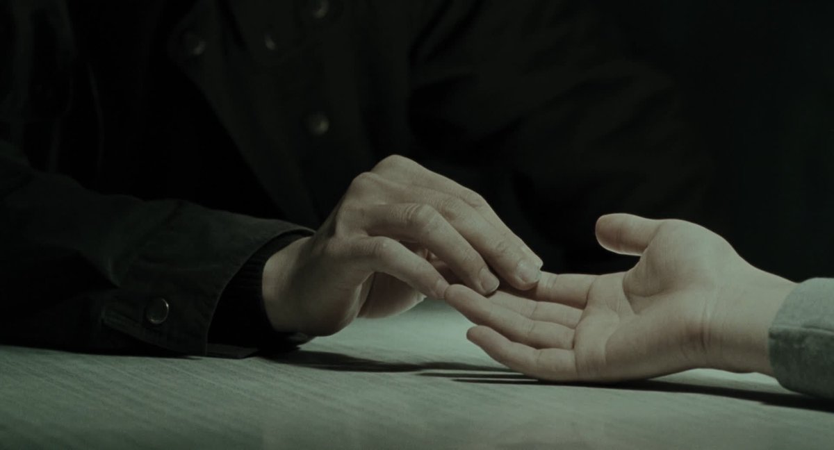 TheCinesthetic's tweet photo. Memories Of Murder (2003) dir. Bong Joon-ho https://t.co/fmB1WEVoVp