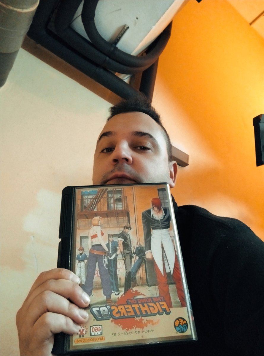 Paolo7LH's tweet image. He de confesar, que cada vez que entra un KOF de antaño a mi humilde colección de videojuegos, me pongo más duro que el cemento... #isjusttoohot #kof97 #neogeo #snk