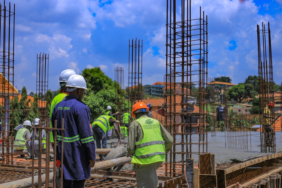 ste_trahGCLtd's tweet photo. We give you the best results when it comes to the construction of residentials, apartments, and commercial buildings. 
For more information, you can email us stetrahgencontractorsltd@gmail.com
 or WhatsApp us on +256774242076 for your construction projects . https://t.co/jeKT6KFt1F