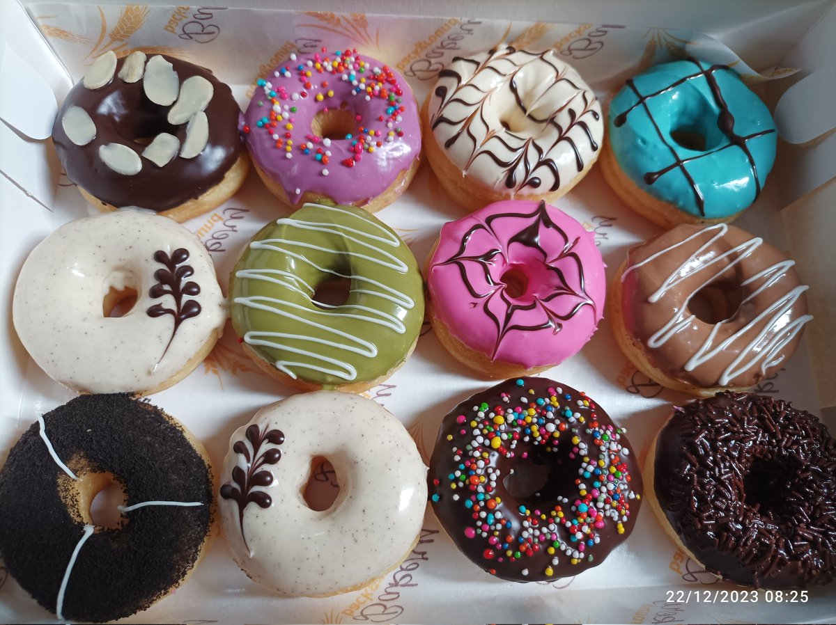 Qu3en_Bakery's tweet photo. Jadi pedagang itu ga mudah, kudu konsisten dan banyakin sabar juga 😄

Dijual karena BU
Yuk diorder gaess 🙏
Pengiriman dari Cipayung, Jaktim https://t.co/wJe0rtpfqn