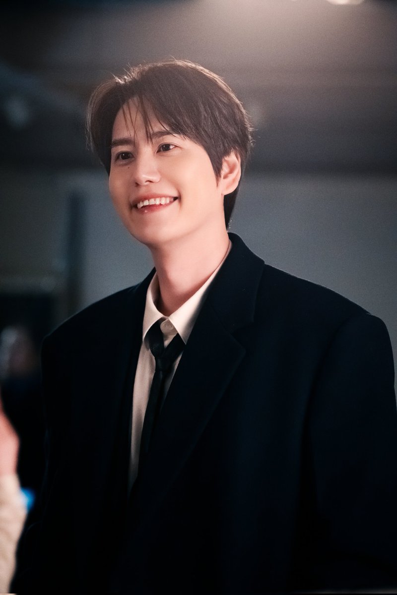 #규현

REady and START! 
견고해진 감성과 확장된 스펙트럼으로 새롭게 그려가는 서사, 그 첫걸음

EP [Restart]의 앨범 및 MV 촬영 비하인드 사진이
지니 매거진과 멜론 매거진에 공개되었습니다!

지금 바로 지니와 멜론에서 만나보세요👀
지니 🔗genie.co.kr/EFW444
멜론