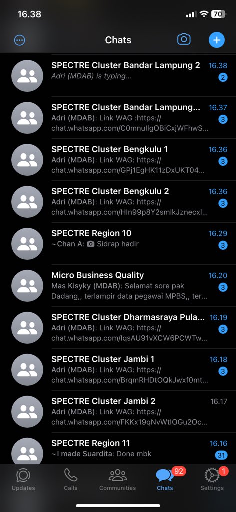 chagusideturn_'s tweet photo. BJIRR ISI CHAT WA GUA BEGINIAN SEMUA😭😭😭😭😫😫😫😫 semoga hp kantor cepet turun🙏🏻🙏🏻🙏🏻🙏🏻 https://t.co/zUQXbbcqSw