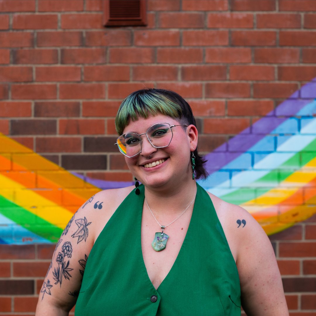 Apples and Snakes (@applesandsnakes) on Twitter photo It was lovely to welcome poet & artist <a href="/amylangdown_/">Amy Langdown</a> to feature in our latest Artist Spotlight.
Be sure to give Amy a follow & check out their poetry night - <a href="/OOYH_poetry/">Out of Your Head!</a>
Take a read here: bit.ly/3RI2W44
#ArtistSpotlight #CreativeCareer #ArtistsLife #Poetry It was lovely to welcome poet & artist <a href="/amylangdown_/">Amy Langdown</a> to feature in our latest Artist Spotlight.
Be sure to give Amy a follow & check out their poetry night - <a href="/OOYH_poetry/">Out of Your Head!</a>
Take a read here: bit.ly/3RI2W44
#ArtistSpotlight #CreativeCareer #ArtistsLife #Poetry
