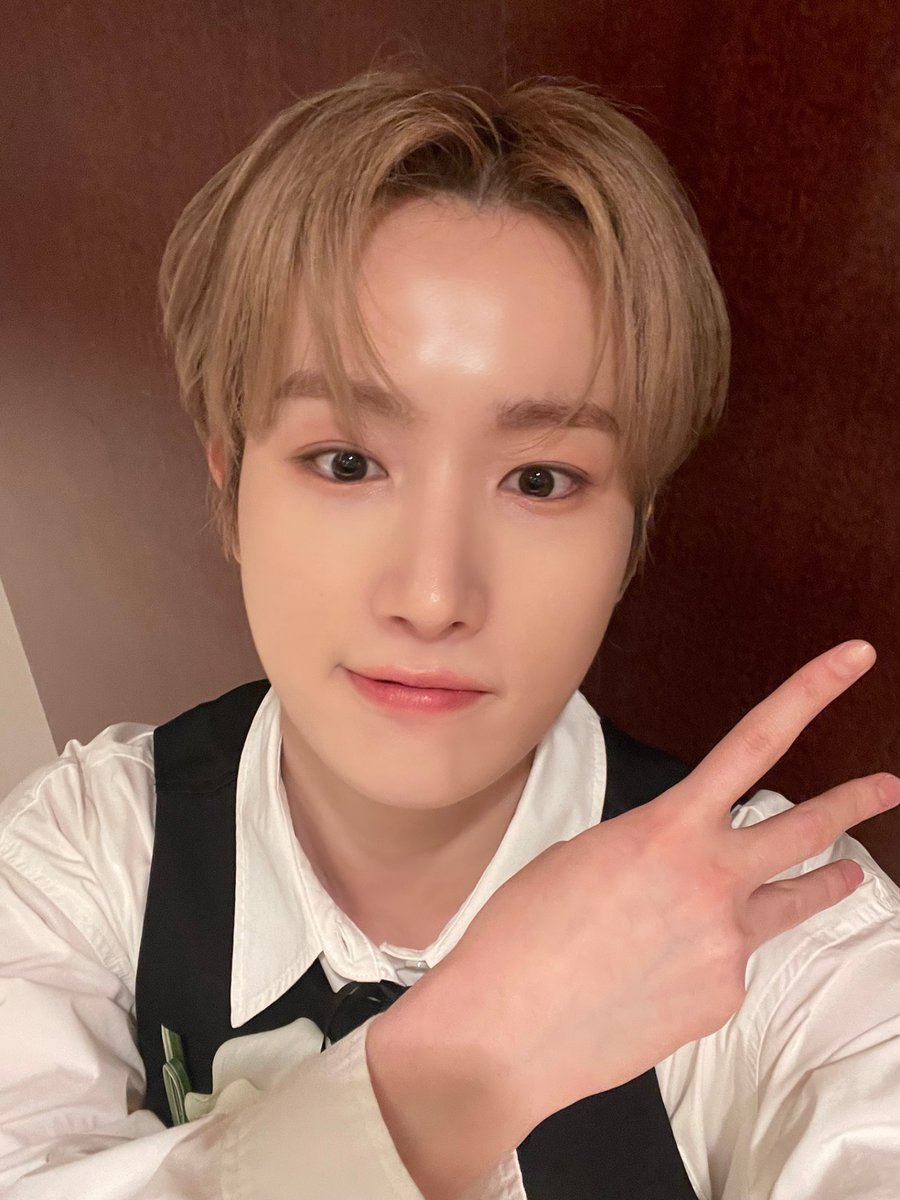 TPST_twt's tweet photo. [#혁] 항상 빛나게 만들어주는 iE에게🤍🎉💕 https://t.co/LGhL7TIHb8