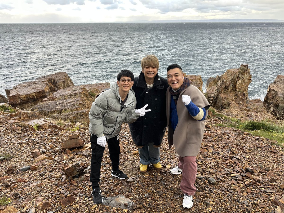 oricon's tweet photo. 『おじゃMAP!!』香取慎吾＆ザキヤマ再会❗
柴田も加わり感動の展開に

1泊2日の屋久島行き当たりばったりツアーで
男3人がホンネを語り合う✨

🎤 #香取慎吾 コメント
「めちゃくちゃいい旅になった」
https://t.co/sj8vAUoR3s

#アンタッチャブるTV #おじゃMAP @un_touchable_tv @ktrsngofficial https://t.co/TnSrZz7v8x