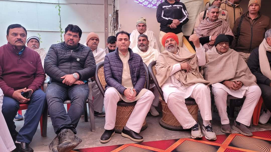 टिकैत परिवार और योगराज सिंह परिवार में हुई सुलह
मुजफ्फरनगर जिले को लंबे समय से था इस तस्वीर का इंतजार Rakesh Tikait Yograj singh #rakeshtikait #yograjsingh #Muzaffarnagar 
@Yograj_sngh @RakeshTikaitBKU 
@jayantrld