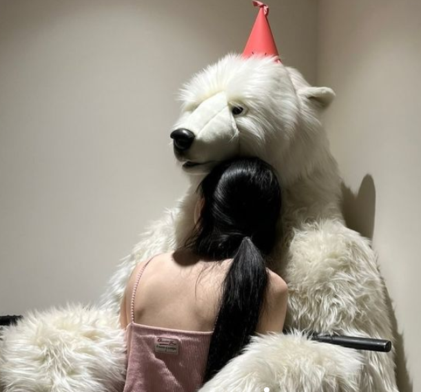 #HANSOHEE #한소희: bear's best friend
