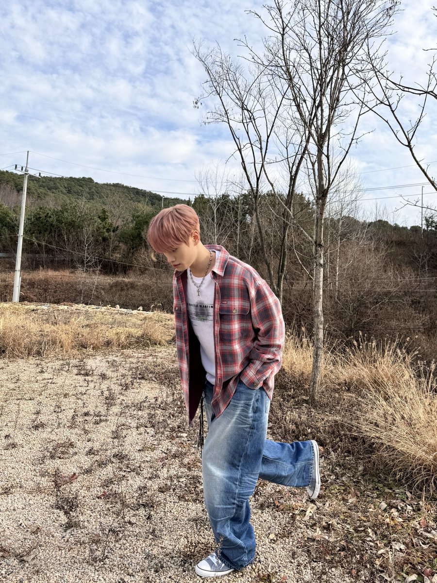 TIOT_NOW's tweet photo. [#준현]
www 첫 솔로 음원인 만큼
오래오래 준비한것 같어요 허허...
지금 많이 추운 겨울이지만
www들으면서 함께 따뜻해져보아요
다들 WWW😚 알지 ? WWW😚😚

#금준현 #KUMJUNHYEON
#TIOT #티아이오티 https://t.co/MER0Swxcjq