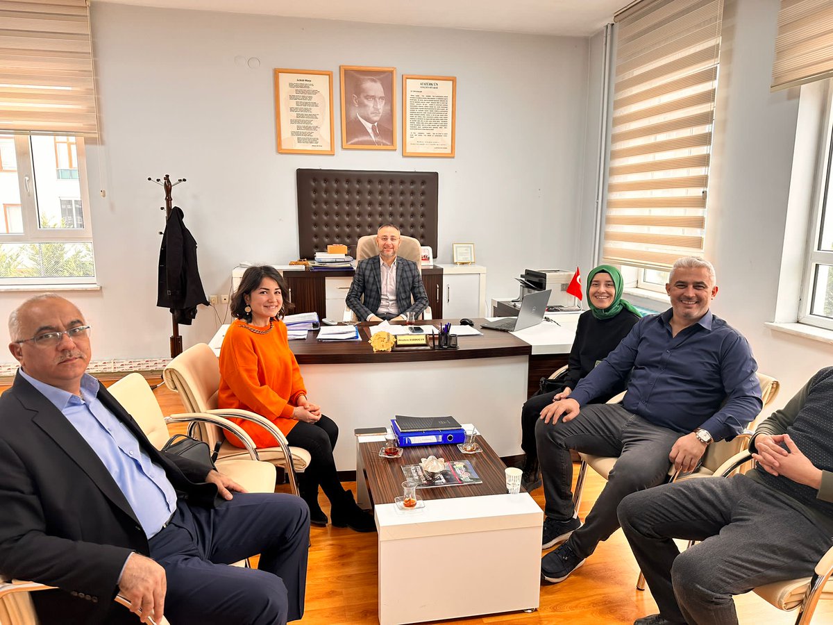 Birolpolatio's tweet photo. 'Sınıfımda Özel Biri var' isimli Erasmus+ projemizin yaygınlaştırılması kapsamında Mehmet-Hanife Yapıcı Anadolu Lisesi'ni ziyaret ettik. Misafirperverliği için Okul Müdürü İbrahim Sardoğan' a teşekkür ederiz.. @isardogan https://t.co/GzKMguYOJ1