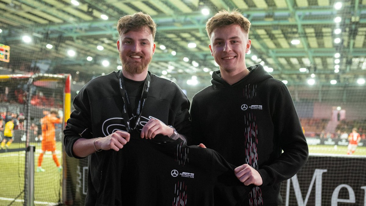 #MBJC – Meeting some Esports legends at the Mercedes-Benz Junior Cup. 😍

We had some great fun bringing sim racing into this year's youth tournament. Thanks for having us! 🤜🤛

#AMG #AMGEsports