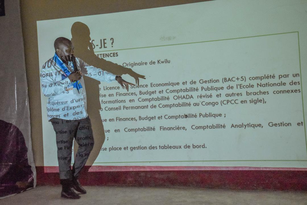DannyKANDA2's tweet photo. @FKalula @LuboyaChadrack @DBeledu @BoboMokonzi @CKilubu @cenirdc @julienpalukucom Il est le seul et l'unique candidat depuis l'histoire de #Bulungu à avoir organisé dans chaque secteur, une conférence débat avec les intellectuels ; un échange basé sur le pourquoi l'on souhaite être voté. https://t.co/vNzhWQHUKb