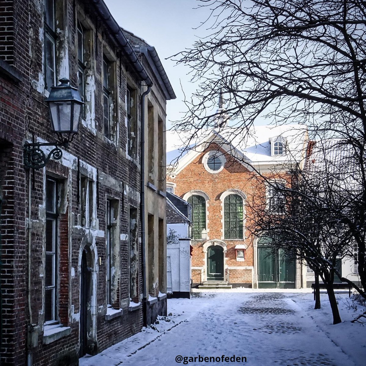visiteurope's tweet photo. Just 16 minutes by train from Antwerp is a very special yet under-visited place. 

Lier🇧🇪is home to 2 UNESCO World Heritage Sites (the Béguinage and the Lier Stadhuis and Belfry) plus the spectacular Jubilee Clock, a masterwork that Albert Einstein once praised. #VisitEurope https://t.co/D9pImU0NFv