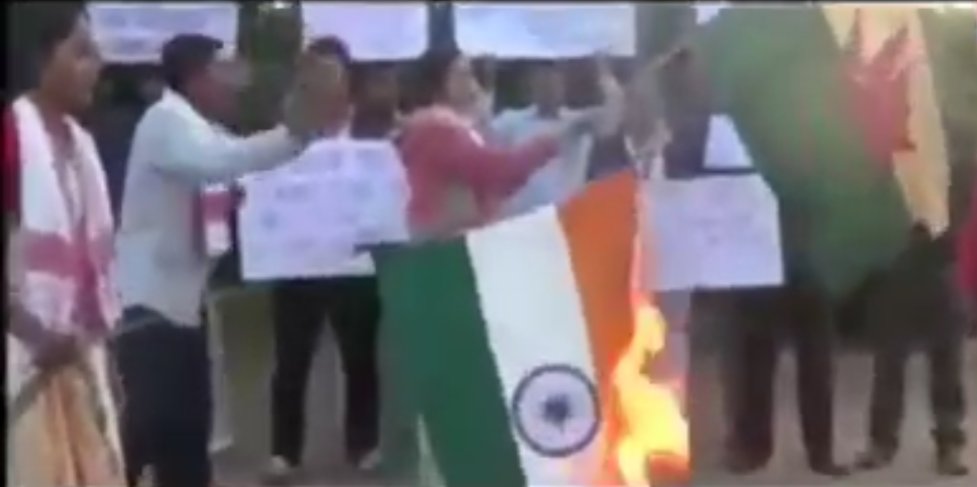 1_Love_Pakistan's tweet photo. #FreeAssam https://t.co/dFD9yTX3Vf