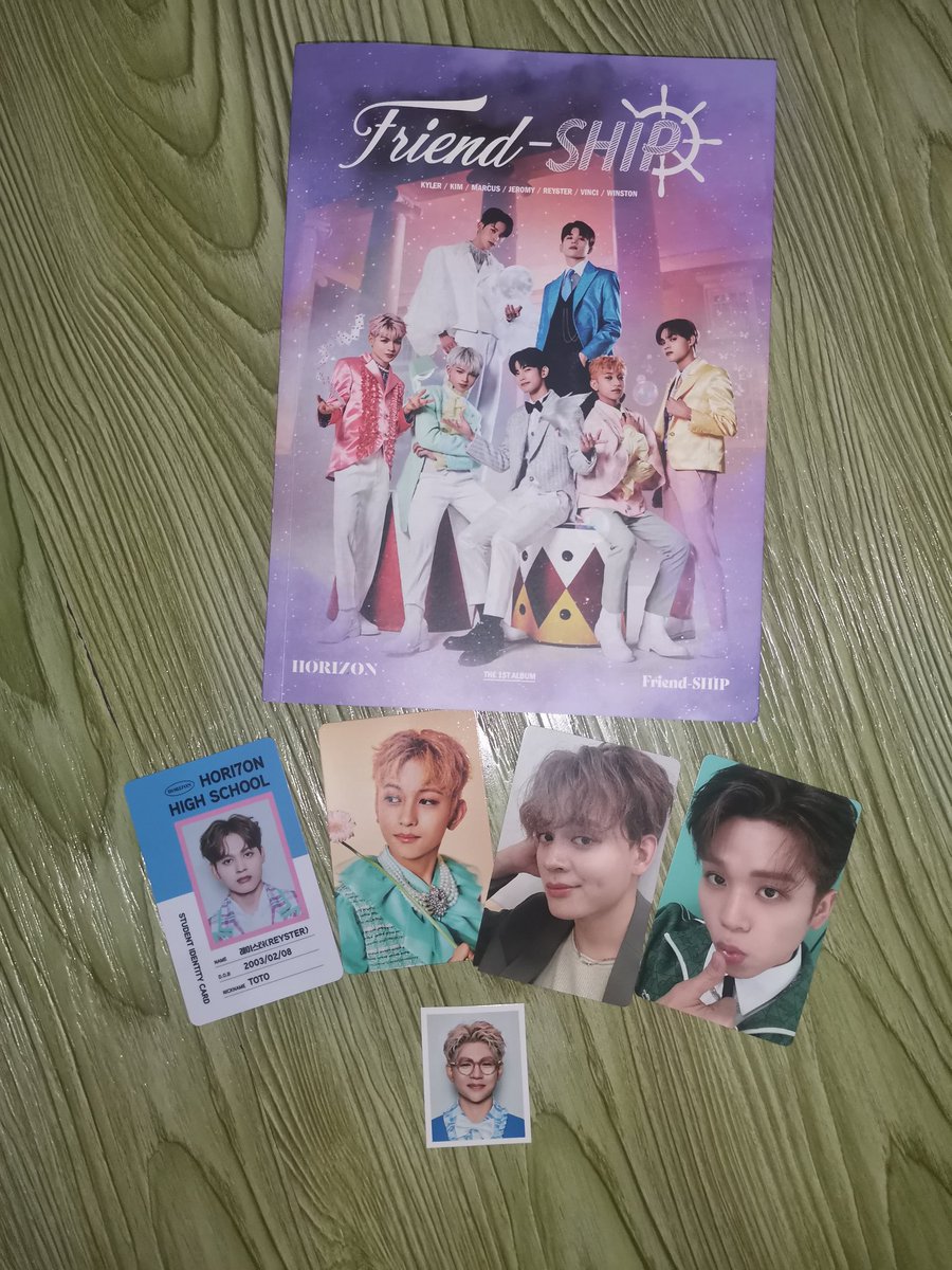 RC23STAR's tweet photo. HUY MY FIRST EVER IDOL/PPOP/KPOP/GPOP GROUP ALBUM HAHAHA 😭
BIRTHDAY WEEK KO 'TO INORDER, WORTH THE WAIT ANG 2023 BIRTHDAY GIFT FOR MYSELF HAHA
#HORI7ON #호라이즌
#Friend_SHIP https://t.co/fHEbmehkDf