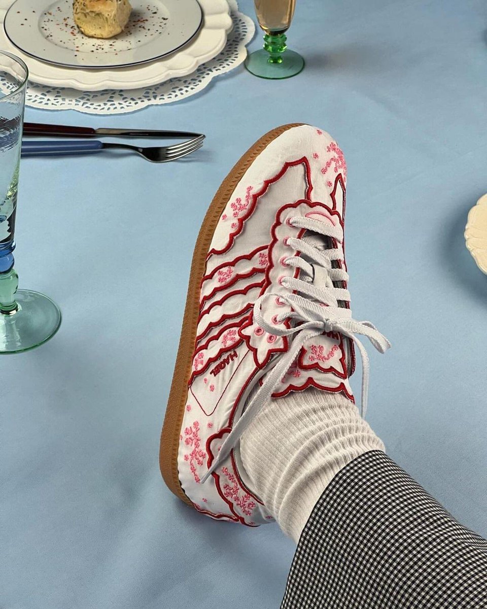 a_carrot_bagel's tweet photo. adidas samba ‘Napkin’ by hagel 
ลายคือน่ารักสุดๆ 👞🥚🫒🌼 https://t.co/WrdAlGPJA0
