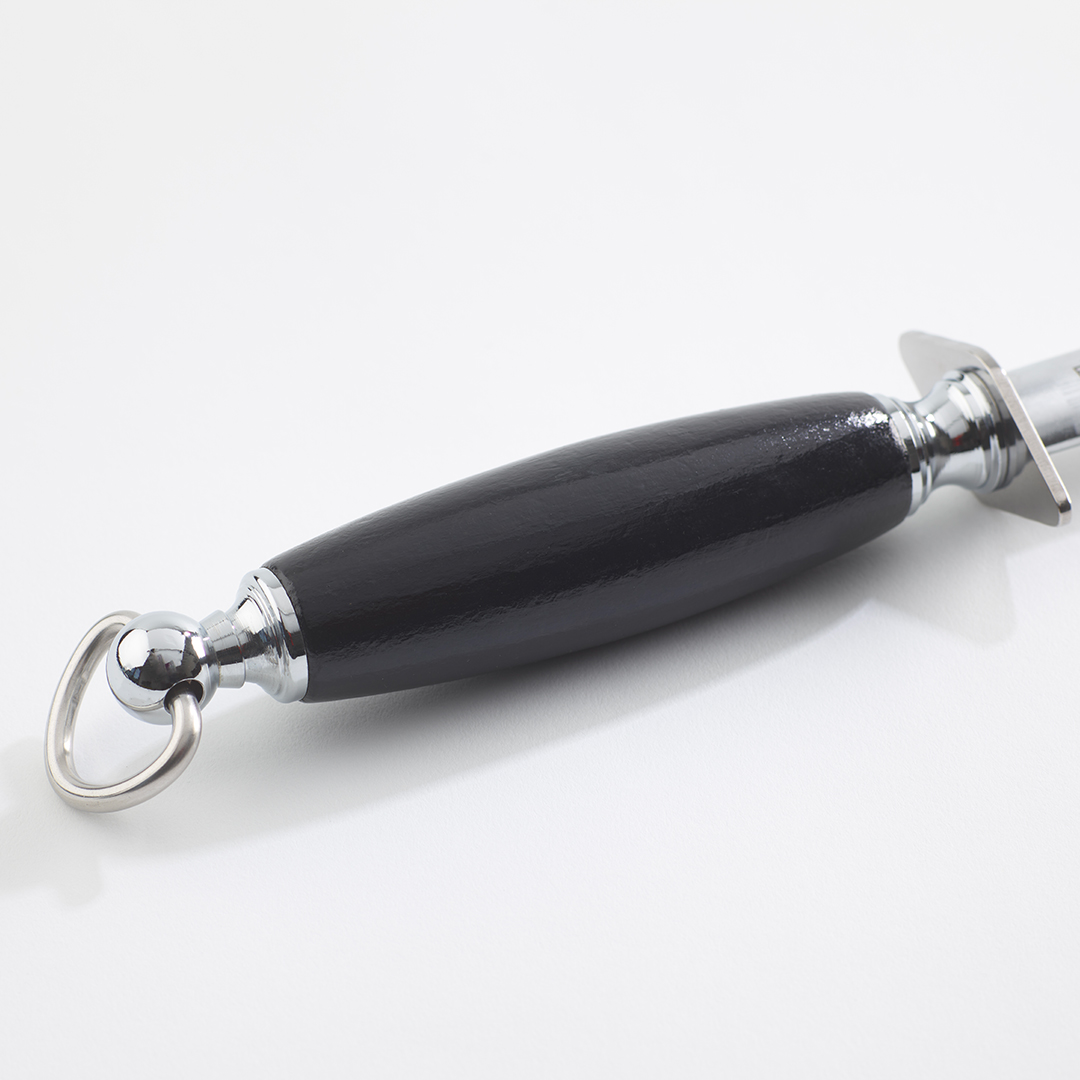 eggintonknives's tweet image. Egginton Traditional 12″ / 31cm Round Sharpening Steel with Lacquered Black Wood Handle, Chromed/Stainless Fittings and Fine Cut No. 3

Want to know what the different “Cuts” are good for?
eggintongroup.co.uk/sharpening
#CookingEssentials #sharpeningsteel #sharpknives #knifesharpening