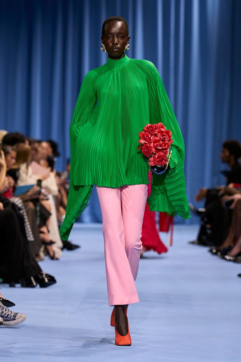 🌿💚Our January wishlist is here with a focus on the colour green! Featuring 10 of our absolute loves - hubs.ly/Q02dyVj90

#GreenWishlist #JanuaryMustHaves #GoingGreen #EcoFriendlyLiving #absolutely #absolutelymags #absolutelymagazines #absolutelylondon #london