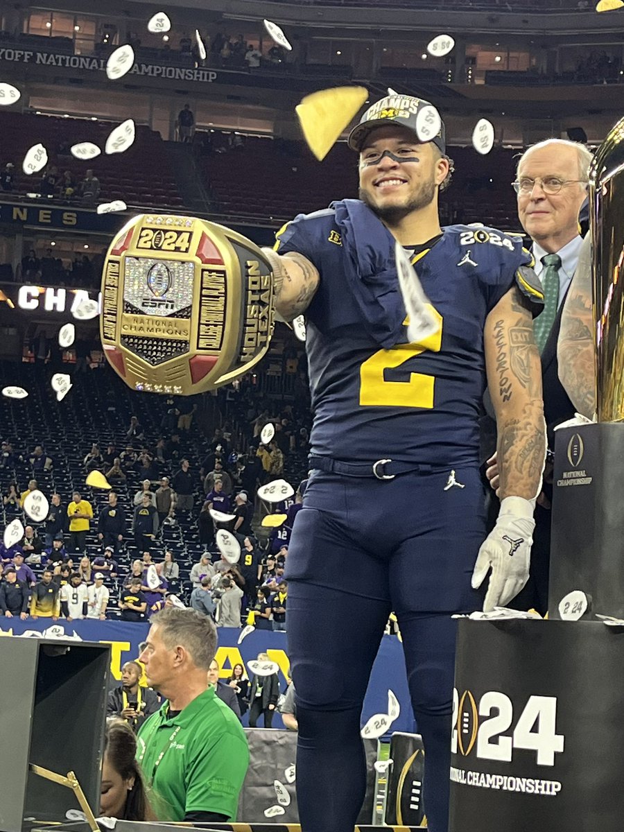 JehuChessonSR's tweet photo. Rode into TX &amp; got that Natty. Congrats to @UMichFootball &amp; Dale Chesson. National Champs, Rose Bowl Champs, Big 10 Champs. 🙏🏿🙌🙏🏿 https://t.co/bH4HRQBxej