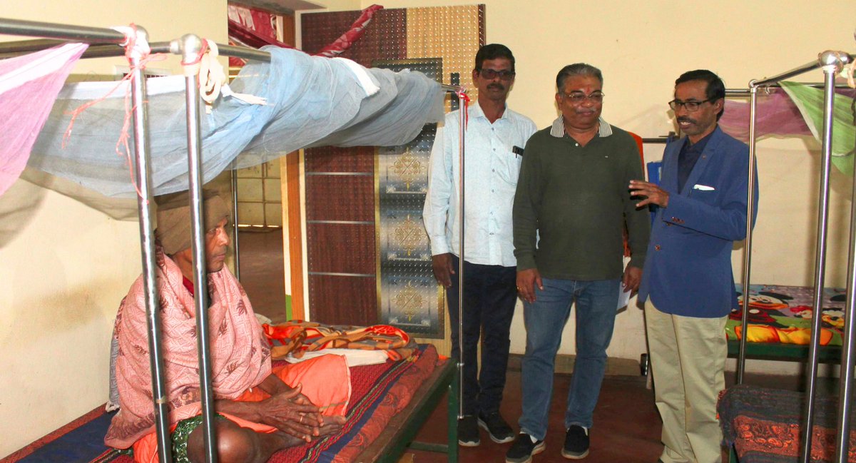 ୨୦୨୪ ଜାନୁଆରୀ ୬ ତାରିଖ ଦିନ ଢେଙ୍କାନାଳ ଜିଲ୍ଲା ଅଶ୍ୱଖୋଲା ଗ୍ରାମସ୍ଥିତ ଐରାରେ ପାଠପଢୁଥିବା ଛାତ୍ରଛାତ୍ରୀଙ୍କ ସହିତ ସାକ୍ଷାତ କରିବାର ସୁଯୋଗ ମିଳିଥିଲା ଏବଂ ଏହାସହ ସେଠାରେ ଥିବା ଗିରିଧାରି ବରିଷ୍ଠ ନାଗରିକ ଗୃହର ଅନ୍ତେବାସୀଙ୍କ ସହ କିଛି ସମୟ ଅତିବାହିତ କରିଥିଲି।

#harshavardhansinghdeo #BJDDigitalWing #dhenkanal
