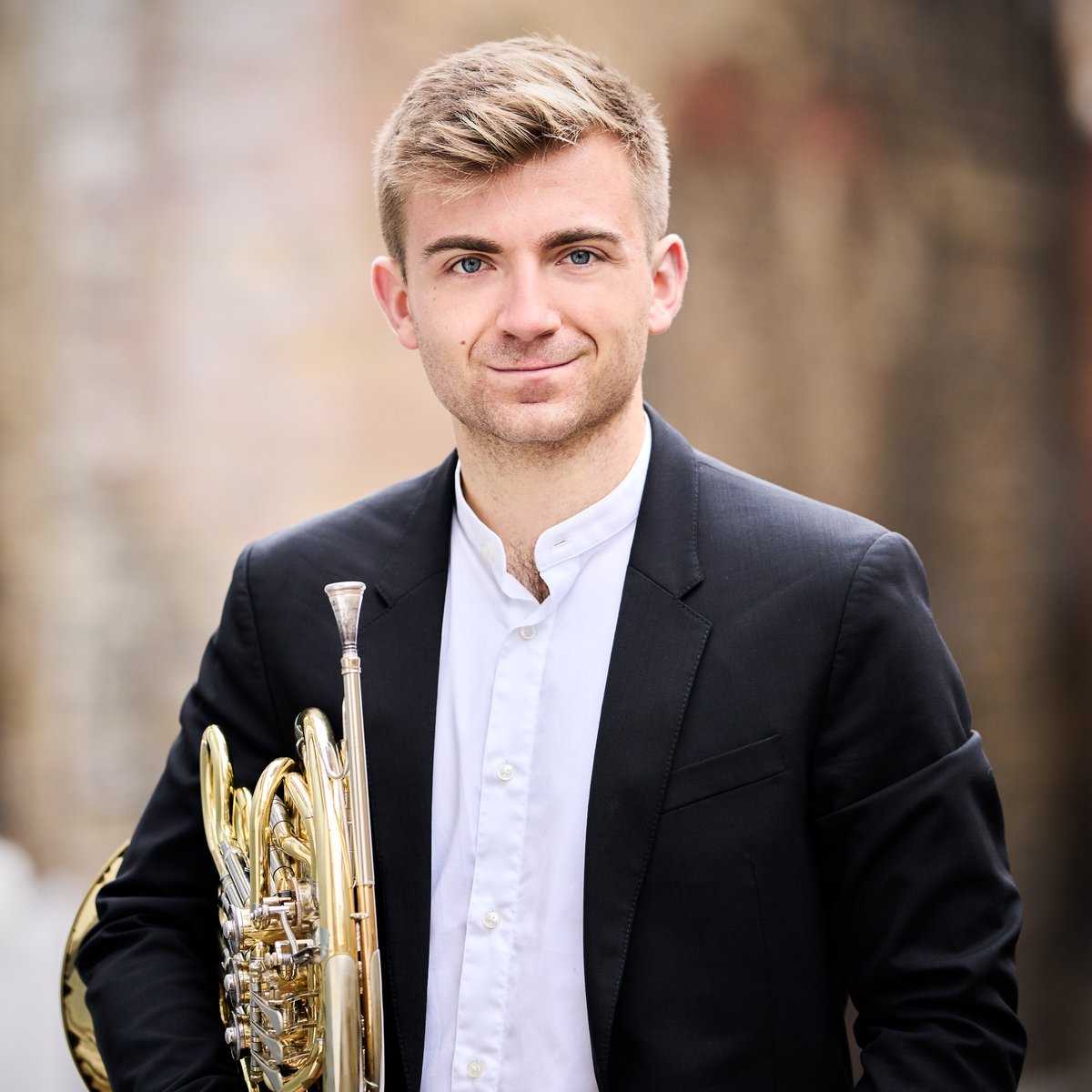 BBC NOW (@bbcnow) on Twitter photo This weekend, immerse yourself in an unforgettable musical journey!🎶📯
Join BBC NOW alongside French horn virtuoso and BBC Young Musician winner <a href="/bengoldscheider/">Ben Goldscheider</a> for a charming afternoon of music in #Swansea and #Cardiff!
<a href="/RWCMD/">Royal Welsh College of Music & Drama</a> <a href="/BBCYoungMus/">BBC Young Musician</a> <a href="/GoHornplayers/">Guild of Hornplayers</a> This weekend, immerse yourself in an unforgettable musical journey!🎶📯
Join BBC NOW alongside French horn virtuoso and BBC Young Musician winner <a href="/bengoldscheider/">Ben Goldscheider</a> for a charming afternoon of music in #Swansea and #Cardiff!
<a href="/RWCMD/">Royal Welsh College of Music & Drama</a> <a href="/BBCYoungMus/">BBC Young Musician</a> <a href="/GoHornplayers/">Guild of Hornplayers</a>