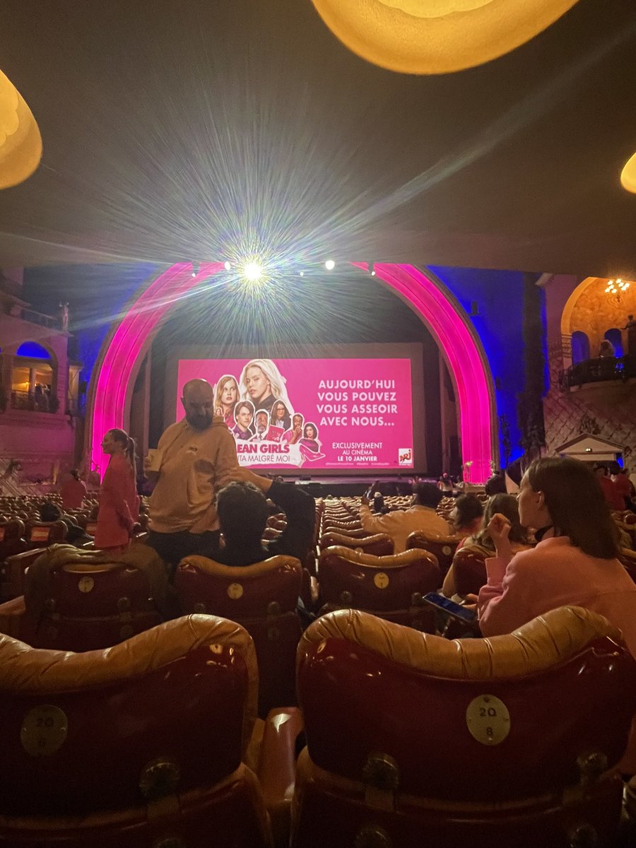 lmae_podcast's tweet photo. Avant-première de #MeanGirls au Grand Rex, adaptation de la comédie musicale et du film original, toujours écrit par la fabuleuse Tina Fey. 

Le film sort demain et ravira les fans et ceux qui découvriront pour la 1ère fois. Foncez !

Merci @paramountfr pour l’invitation ❤️ https://t.co/3deTGGHK1k