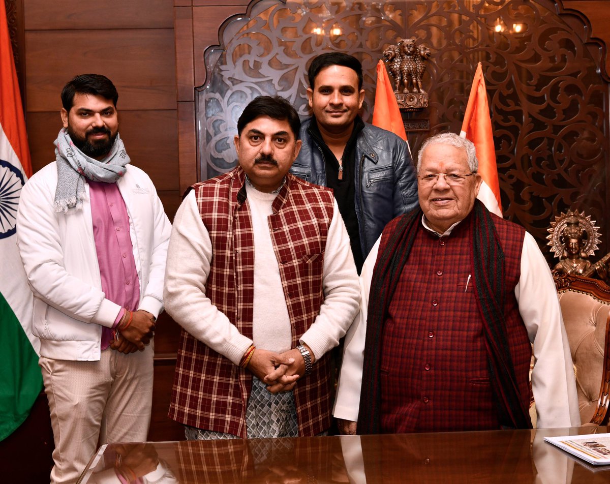 snsinghbjp's tweet photo. भारतीय जनता पार्टी के वरिष्ठ नेता ,पूर्व केंद्रीय मंत्री भारत सरकार वर्तमान में राजस्थान के राज्यपाल आदरणीय कलराज मिश्रा जी का जयपुर राजभवन में आशीर्वाद प्राप्त करते हुए।@KalrajMishra @RajGovOfficial @ParthVivek @BJP4Rajasthan @BJP4India https://t.co/tUTMBmwWDG