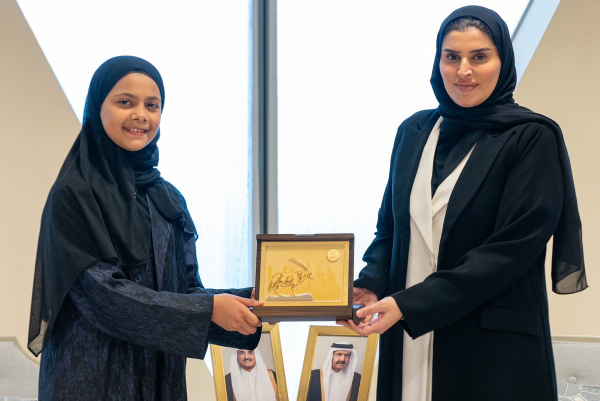سعدت اليوم باللقاء الذي أجرته معي ابنتي الغالية فاطمة خالد الكواري، من مركز أجيال التربوي، للحديث عن قضايا التنمية الاجتماعية والأسرة في دولة قطر، حيث أننا تحدثنا سويًا عن قضايا تتعلق بالطفولة واهتمامات الأجيال القادمة. 
 واللافت أننا نقف أمام جيل واعد جديد، مؤهل لقيادة وطنه نحو
