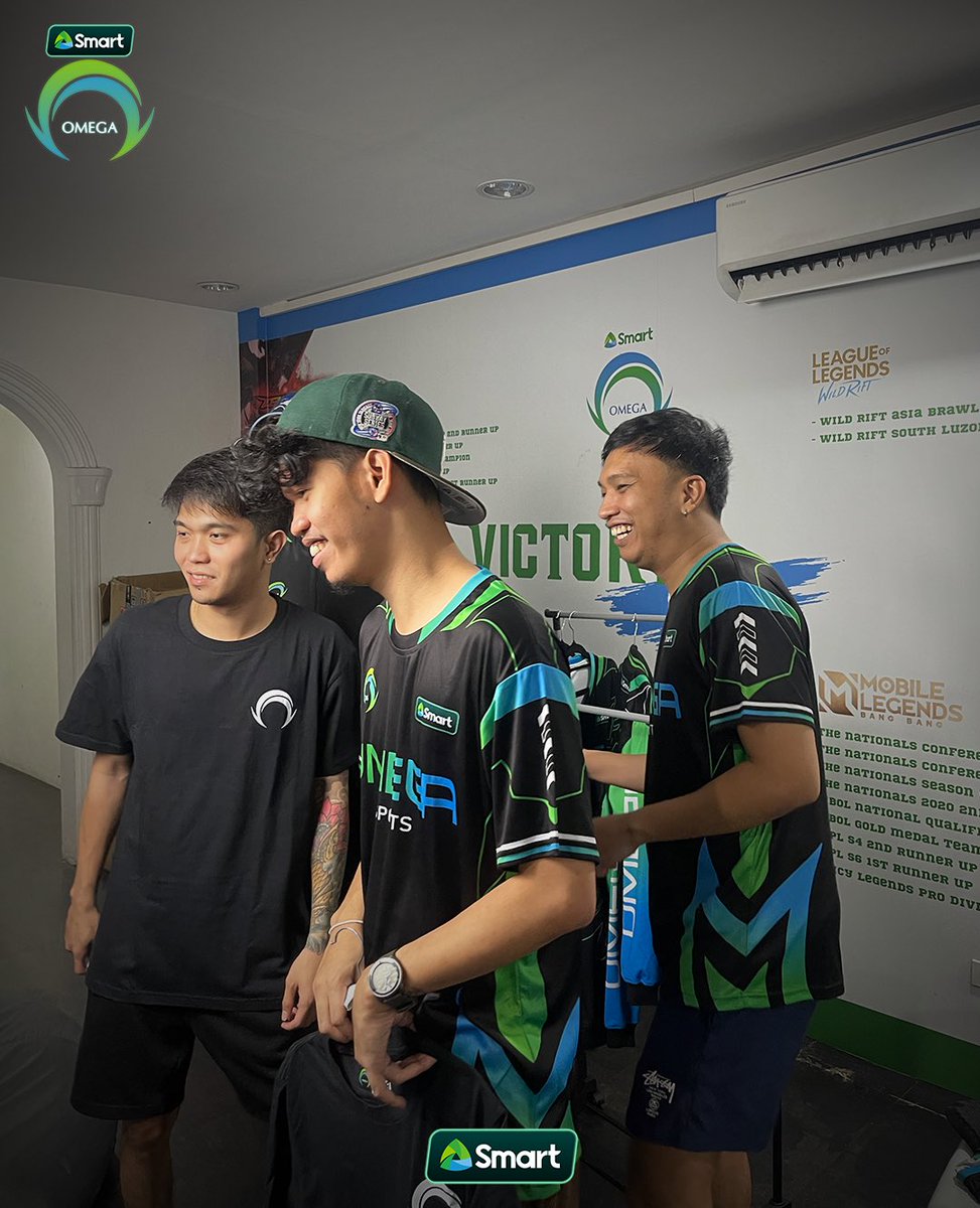 OmegaEsportsPH's tweet photo. Side hustle muna ang Barangay Omega sa TikTok live kahapon. π«£
Pβwedeng pβwede pa kayong makabili ng aming Smart Omega Merch, ka-barangay! π
#OneShotOmega #PowerOfSmart #LiveMoreToday #OMGMLBB #SmartOMG https://t.co/HSRsWSwzlO