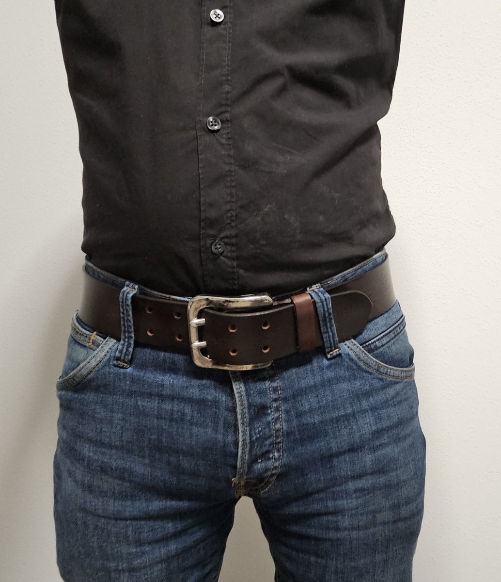 Vanbas89's tweet photo. And another big buckle belt😋 https://t.co/c1q98bdpMj