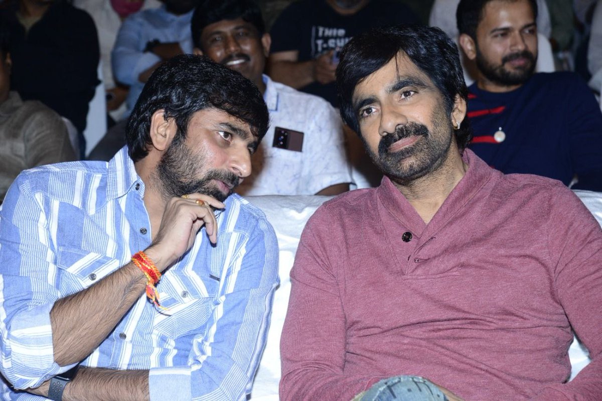 RussianFanRT's tweet photo. #3YearsForBlockBusterKrack #RaviTeja ❤❤❤ https://t.co/FnAXG1L23P