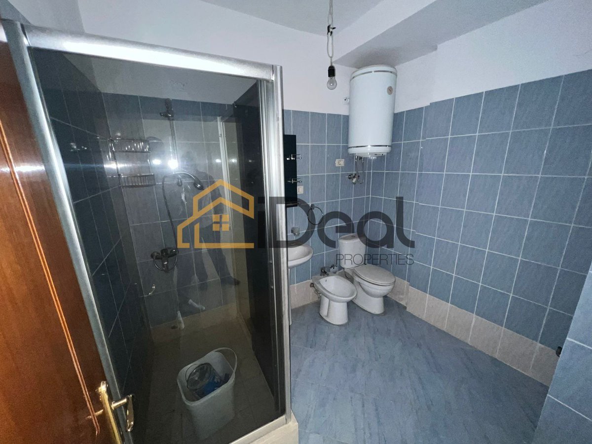 berohiti's tweet photo. 🔥 Shitet Apartament 2+1 pranë "Jumbos", Shkodër!🔥

📐 Sip.: 120m2
🔷 Organizimi: 2 dhoma gjumi + sallon + kuzhinë + 2 wc + ballkon
✅ Hipotekë

Apartamenti ndodhet në kat të 8.

💶 Çmimi: 900€/m2(i panegociueshëm)

👨‍💼 Kontakto: Kevin Berohiti
📞 Numër: +355674087114 https://t.co/5NddGRRDg4
