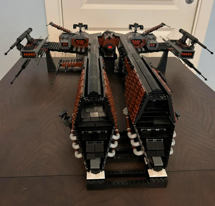 FenrisCreations's tweet photo. The Lego Rifter from the Battle of the Bricks contest becomes real! Made from nearly 5,000 Lego pieces and weighs in at over 9lbs/4kg 🧱🛸

More @eveonline community news: https://t.co/tqp8Dcd9Nl https://t.co/BhcicLckma