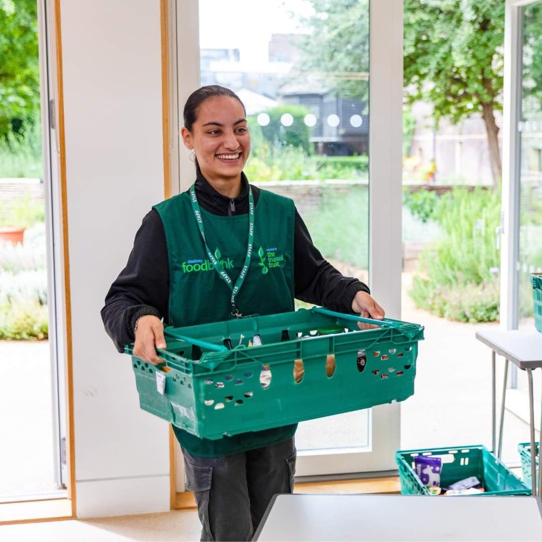 @TrussellTrust provide food parcels in exchange for food vouchers. To sign up for these you need to ask your GP, Community Connector, Health Worker or @CitizensAdvice advisor so that they can refer you. 

#HealthyLibsNfk #TrussellTrust #FoodBank