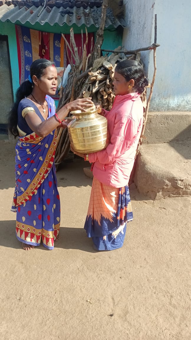 Jay Jagannath Arpan Rath visited villages of Gorakhpur,siripai,Adajore GP to collect rice and guava for the Puri Srimandir Parikrama Project. <a href="/DM_Rayagada/">Collector & DM, Rayagada</a> <a href="/PRDeptOdisha/">Panchayati Raj and Drinking Water Department</a> <a href="/CMO_Odisha/">CMO Odisha</a> <a href="/ZP_Rayagada/">Zilla Parishad, Rayagada</a>