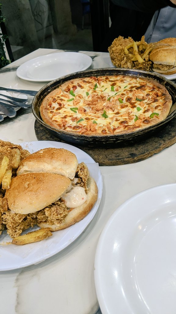 AbdulSamadMags1's tweet photo. Food is the ultimate comfort https://t.co/OAjUq1HBAW