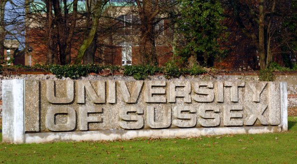 Are you interested in pursuing a PhD in Migration Studies at @SussexGlobal supervised by leading researchers in the field or to visit the SCMR @SussexUni Centre of Excellence? Have a look at the 2 scholarships opps below - pls RT #PhDposition #Scholarship 1/3