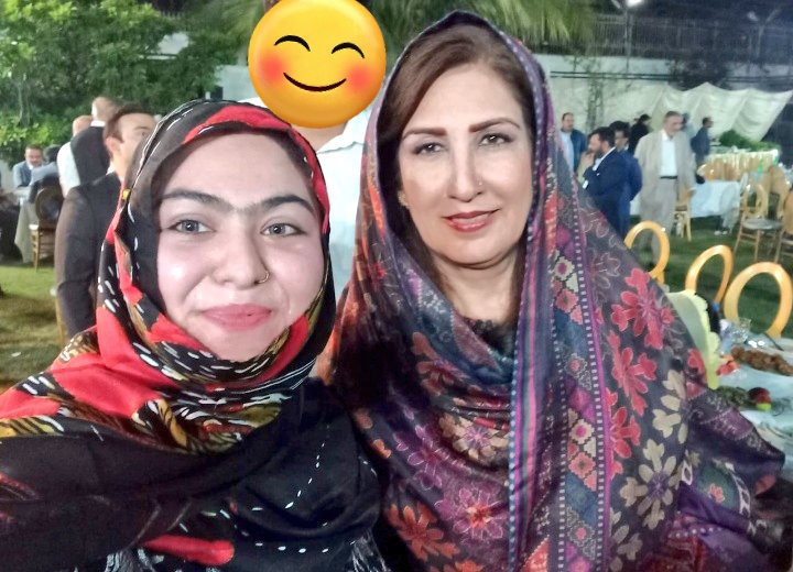 KiranFatima55's tweet photo. Happy Birthday @SyedaShehlaRaza baji may Allah bless you with good health and long life 🎂❤️ https://t.co/ry5YXiFtXf