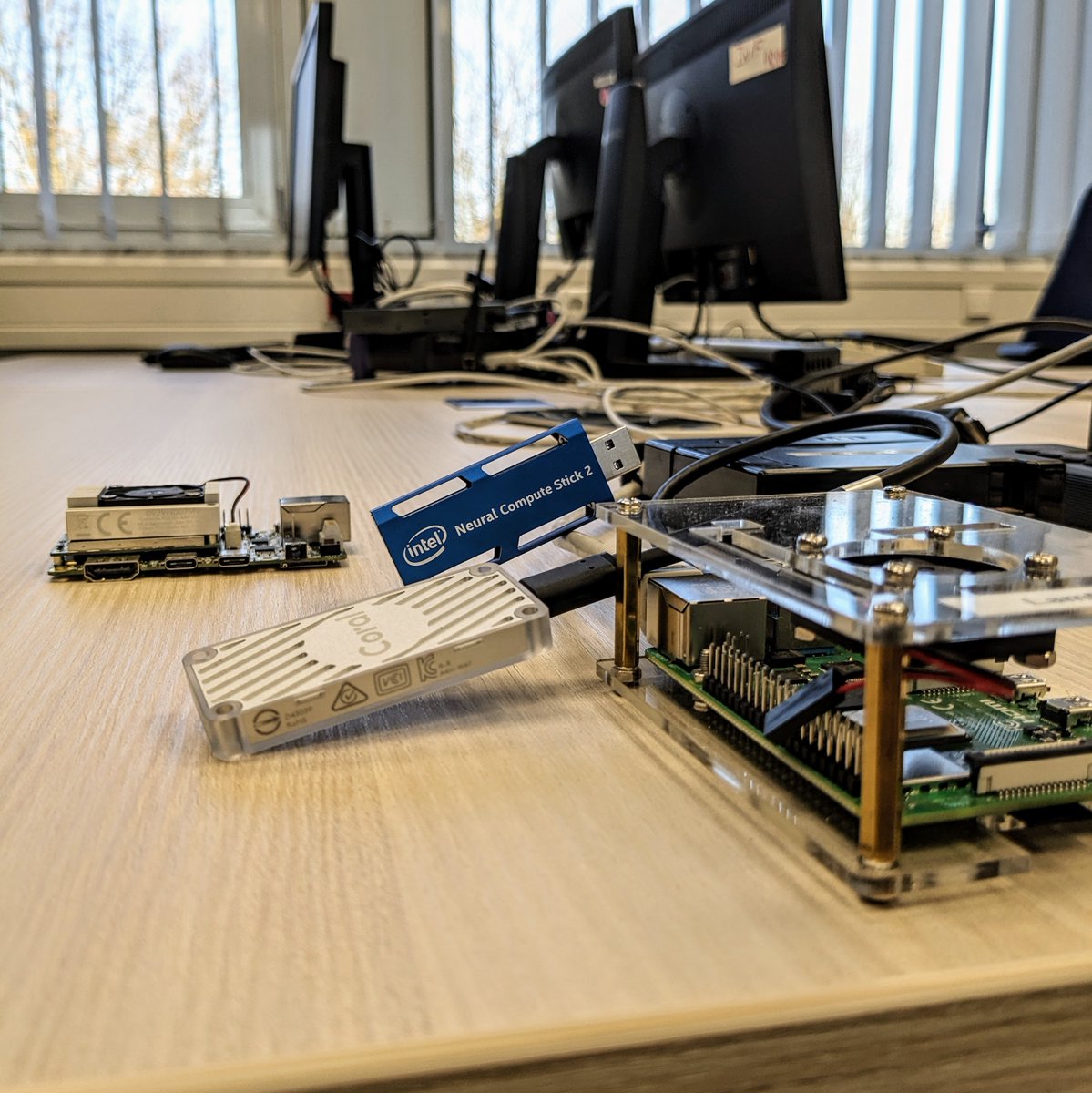 Wondering how DL inference can be performed efficiently on the edge?💡Our new paper unveils practical insights of utilizing USB accelerators by <a href="/intel/">Intel</a> and <a href="/GoogleAI/">Google AI</a>  researchsquare.com/article/rs-379…