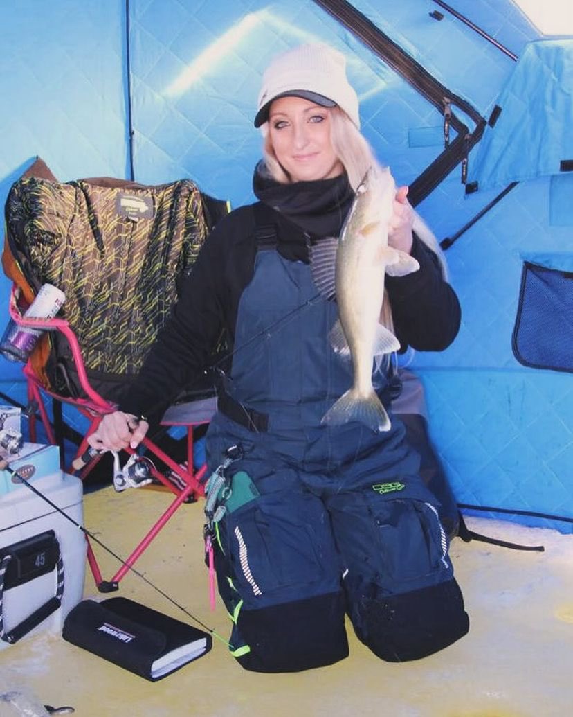 kastingwitkayla's tweet photo. A helping hand is appreciated while reeling in dinner! 🫶🏻🎣

Fishing with friends is the best! I love that I have a group of girlfriends that love fishing as much as I do. 

Do you have a group/friend you love to fish with? https://t.co/UOIaIijItv