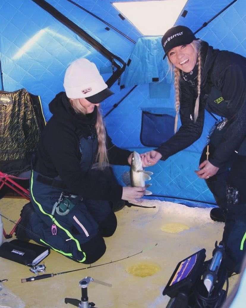 kastingwitkayla's tweet photo. A helping hand is appreciated while reeling in dinner! 🫶🏻🎣

Fishing with friends is the best! I love that I have a group of girlfriends that love fishing as much as I do. 

Do you have a group/friend you love to fish with? https://t.co/UOIaIijItv