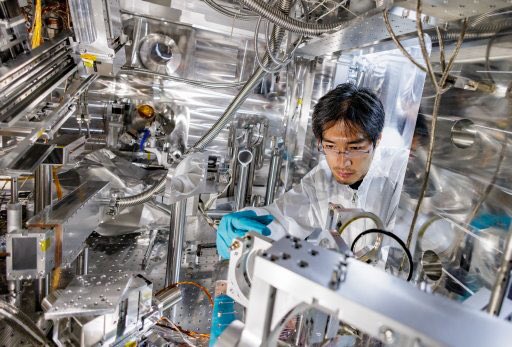 desy's tweet photo. DESY-entwickelte Rรถntgendiffraktionmethoden und Detektoren waren wichtig fรผr das Ergebnis. Diese Leistungen werden vom @HZDR_Dresden-geleiteten @EuropeanXFEL-Nutzerkonsortium โHIBEFโ erbracht. Das Forschungsteam war von @SLAClab geleitet. #Netzwerk #scienceisglobal #diamantregen https://t.co/HKojVInFBP