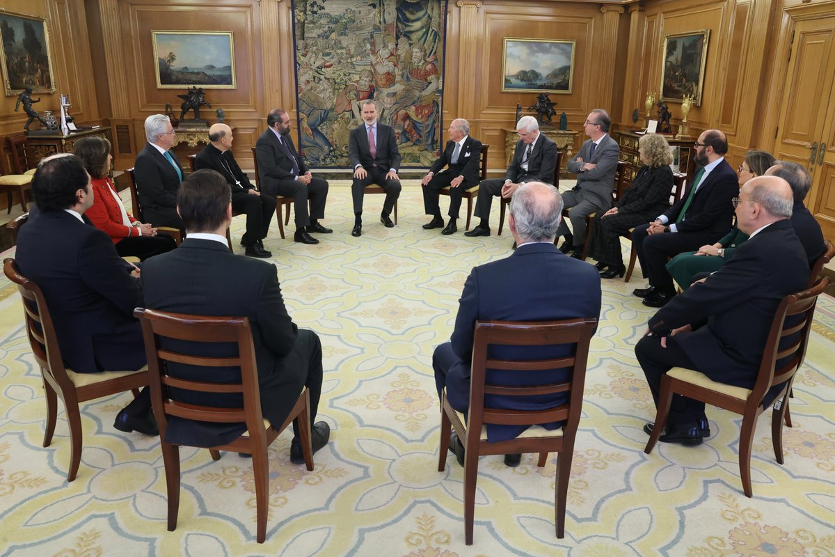 Audiencia del Rey al Patronato de la Fundación Universitaria San Pablo CEU.

➡️casareal.es/ES/Actividades…