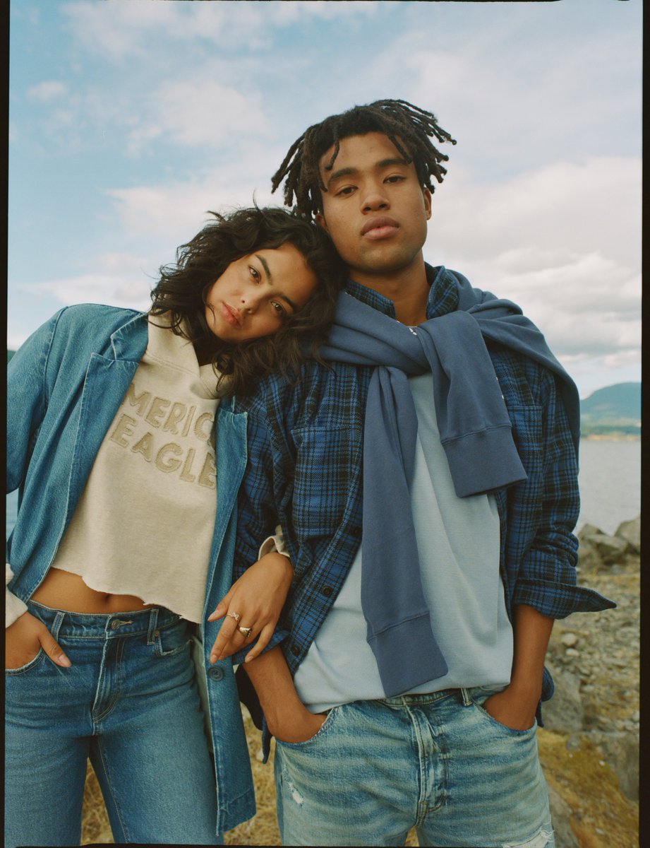 AmericanEagleJP's tweet photo. 【新年には、新スタイルで🗓️】

2024年は、自分にとって気分が良い服を着ましょう🚶🏻‍♂️🚶🏻‍♀️

アメリカンイーグルの #AEJeans は、みなさんの日常のニーズに対応できる快適さと柔軟性を備えています💙 https://t.co/4cdE7ymoGo