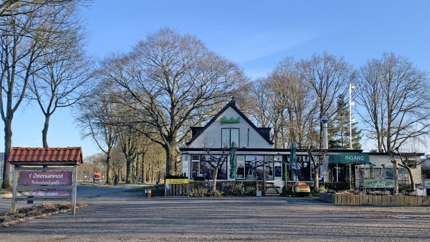 ANContactZW's tweet photo. Buurt fel gekant tegen komst McDonald’s in Warken -  https://t.co/rvntl5mome https://t.co/9q5BgXPeK3