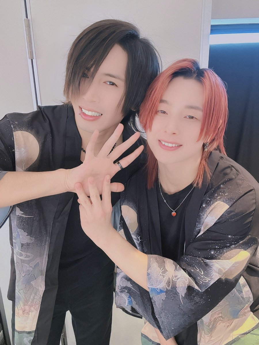 踊り手8周年を迎えました🐧😈❤️💜 今もこうしてこの場所に立ってい