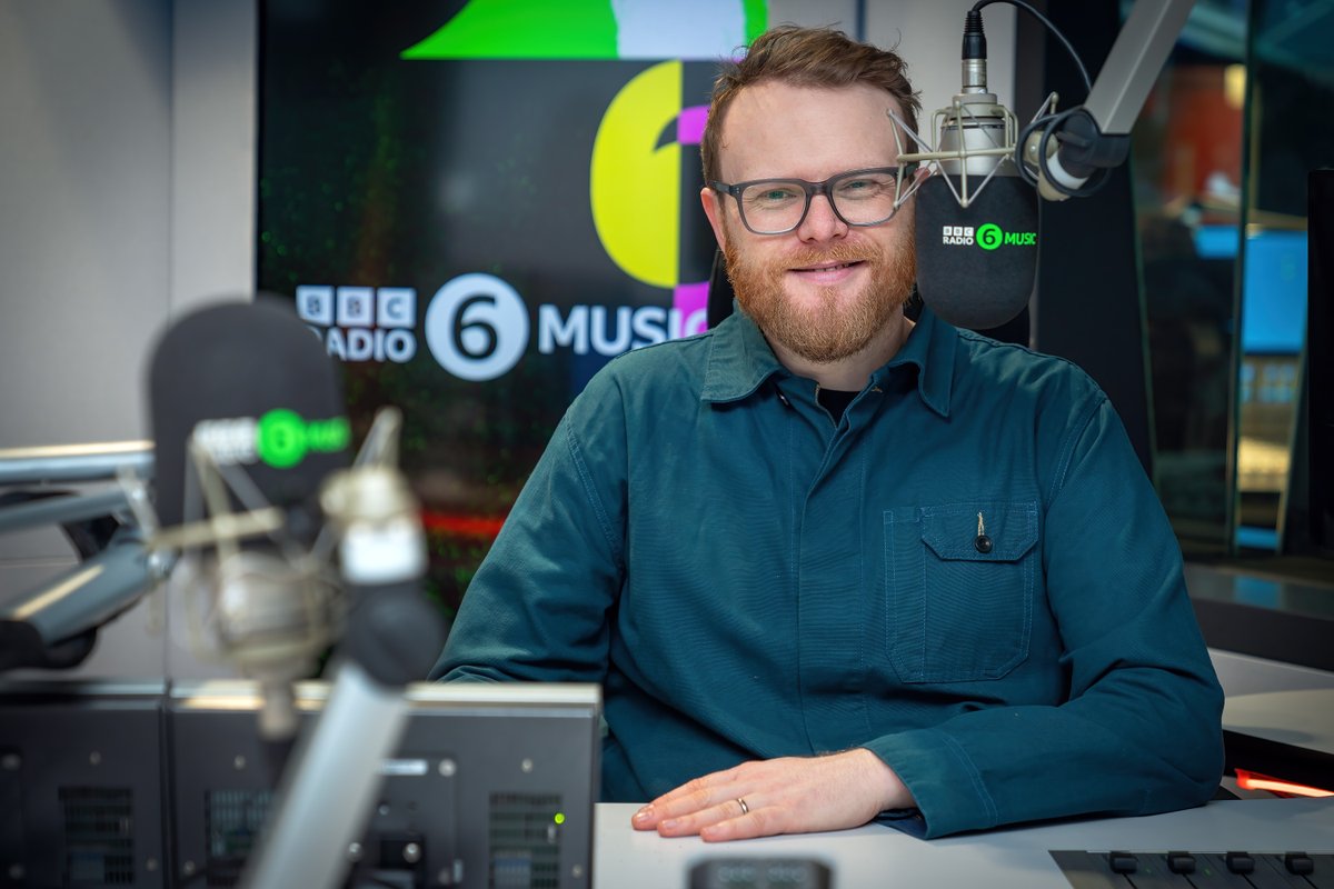 . <a href="/huwstephens/">Huw Stephens</a> starts his new <a href="/BBC6Music/">BBC Radio 6 Music</a> show from <a href="/BBCWales/">BBC Wales 🏴󠁧󠁢󠁷󠁬󠁳󠁿</a> in Cardiff today. 

Mae Huw Stephens yn dechrau ei sioe newydd 6 Music o BBC Cymru yn Nghaerdydd heddiw.